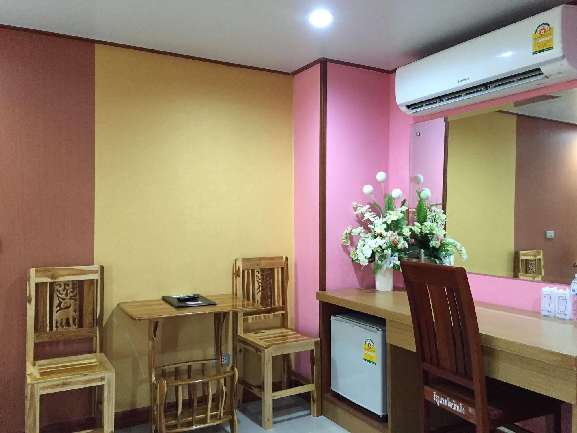 Toh Buk Seng Ayutthaya Hotel Exterior foto